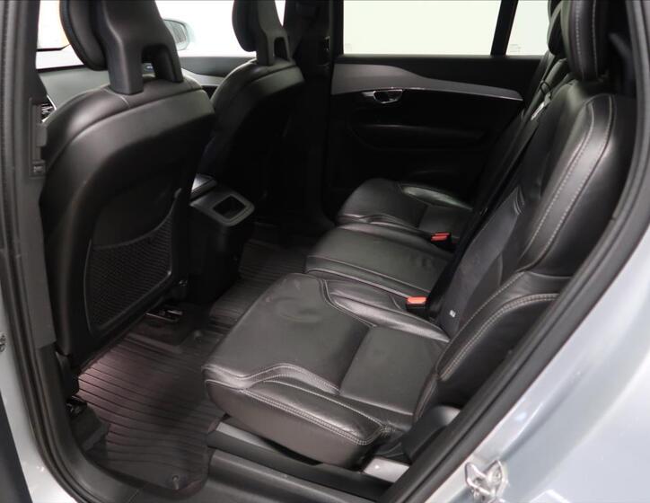 Volvo XC90 8