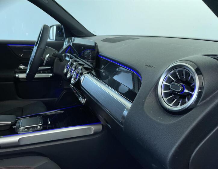 Mercedes-Benz GLB 17