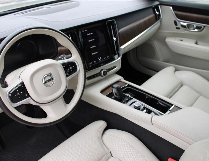 Volvo V90 10
