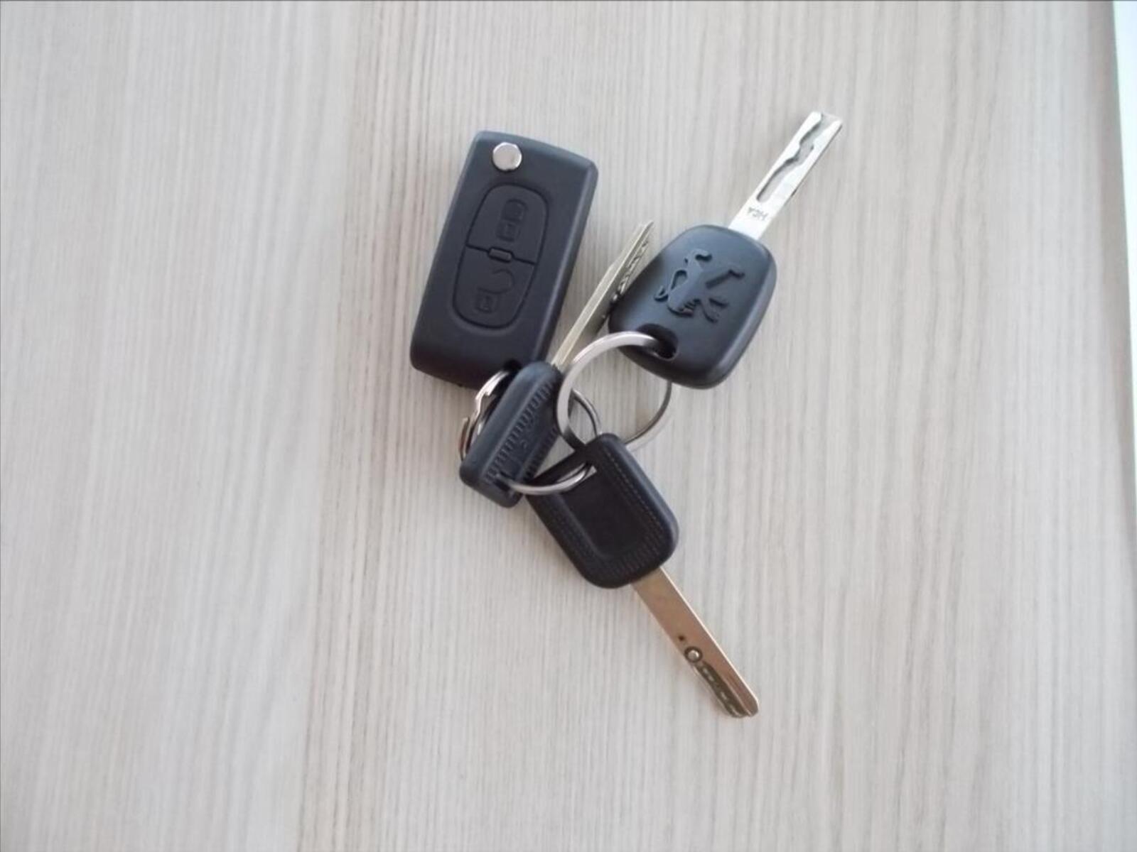 Peugeot 207 27