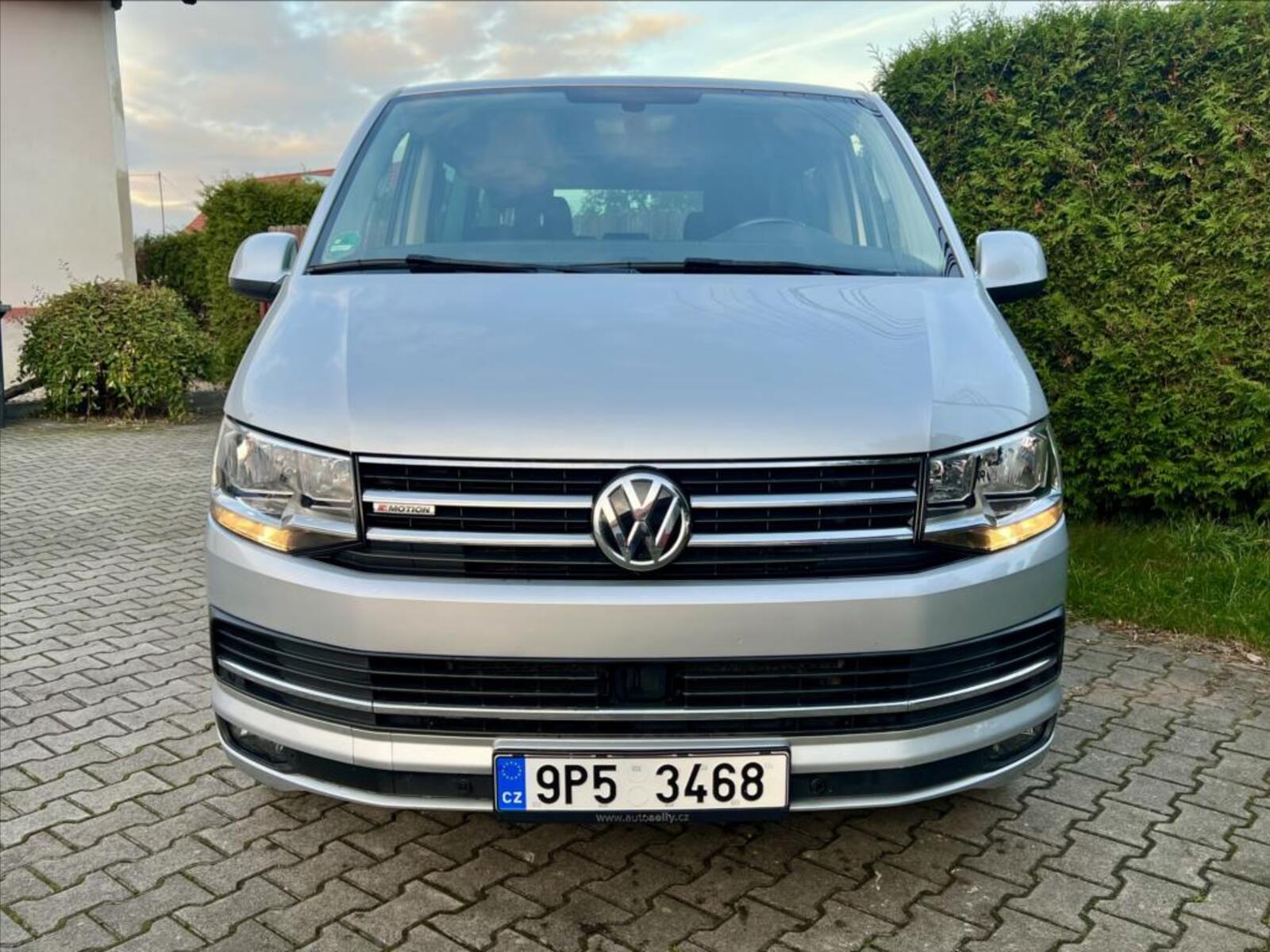 Volkswagen Multivan 8