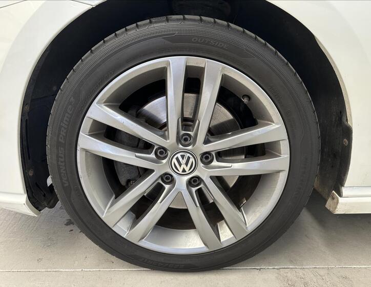 Volkswagen Golf 33