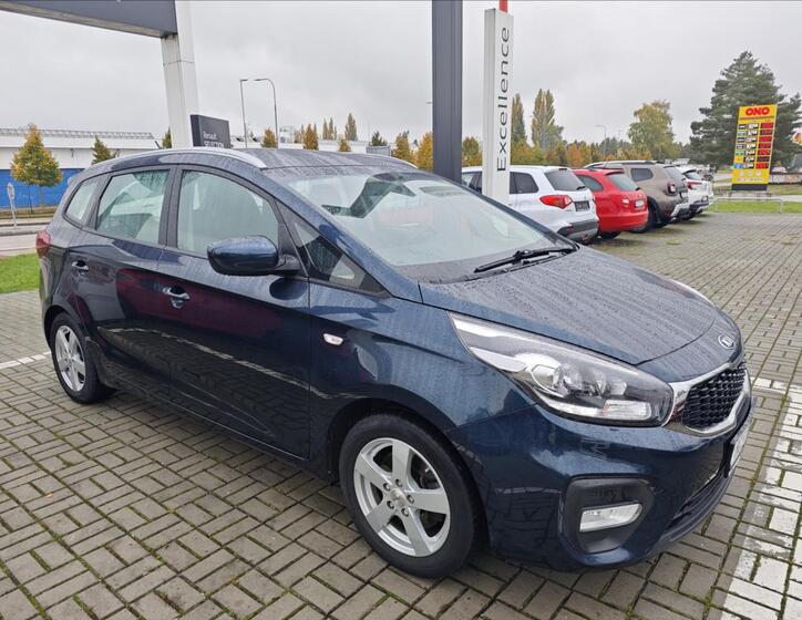 KIA Carens 8