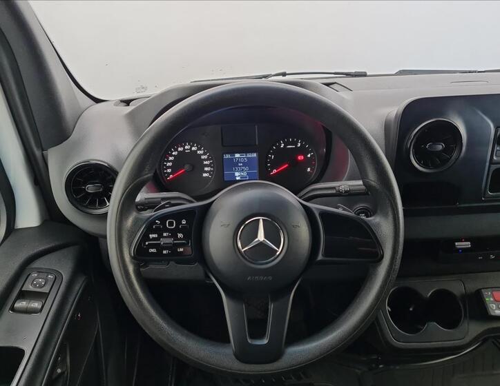 Mercedes-Benz Sprinter 10