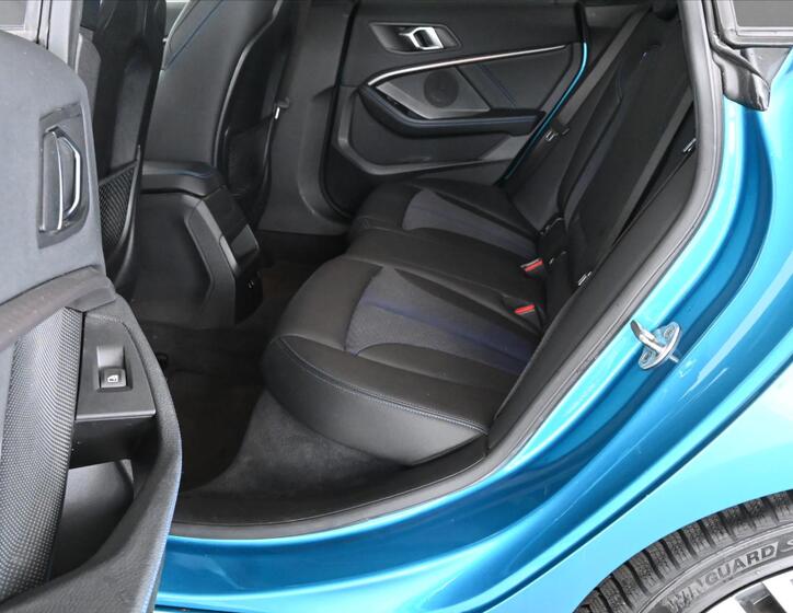 BMW Řada 2 9