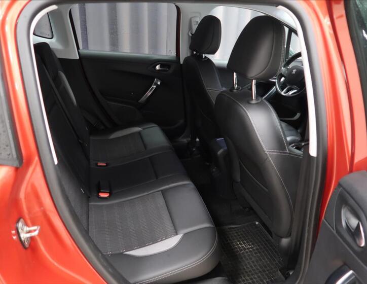 Peugeot 2008 10