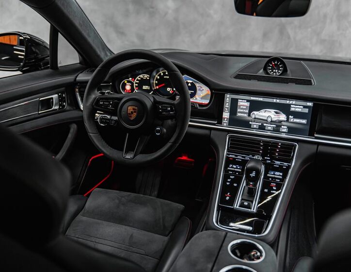 Porsche Panamera 22