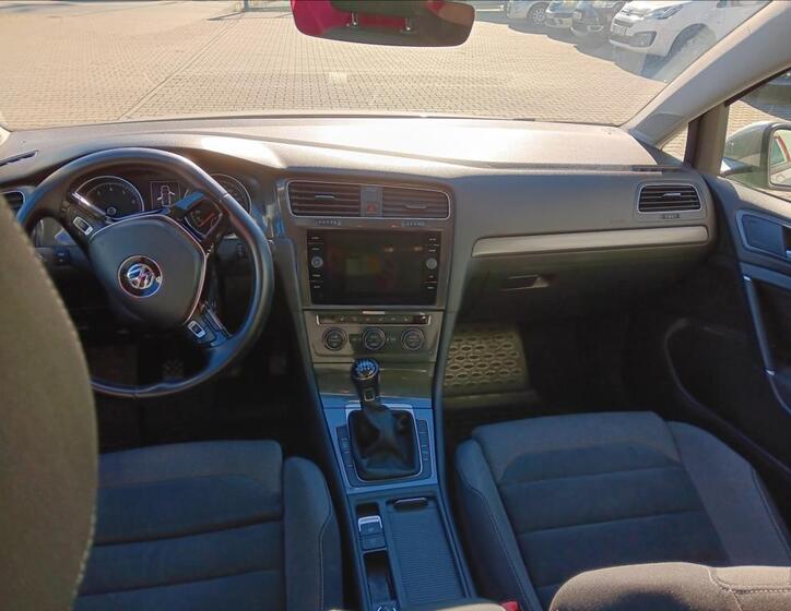 Volkswagen Golf 9