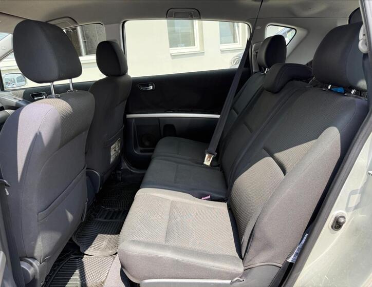 Toyota Corolla Verso 6