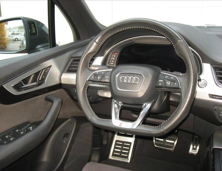 Audi Q7 22