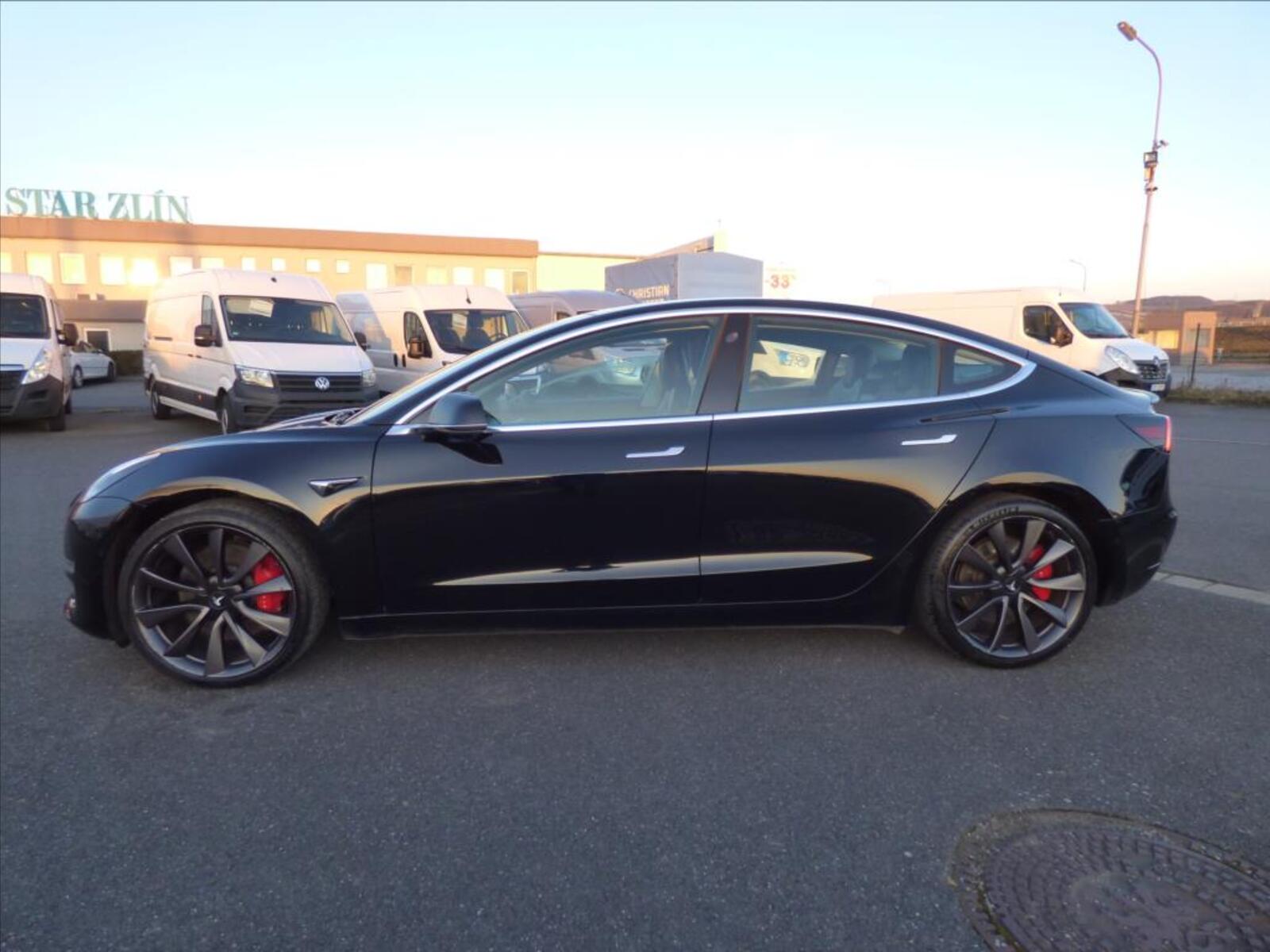 Tesla Model 3 6