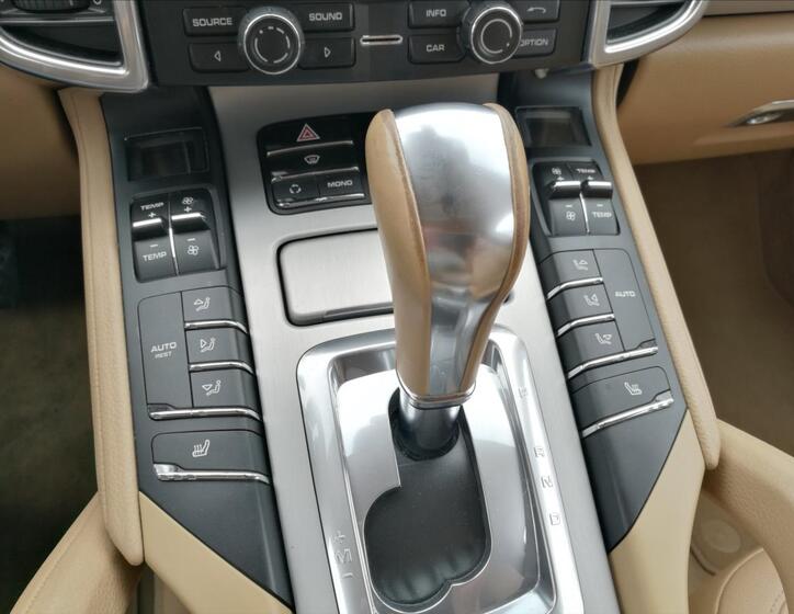 Porsche Cayenne 10