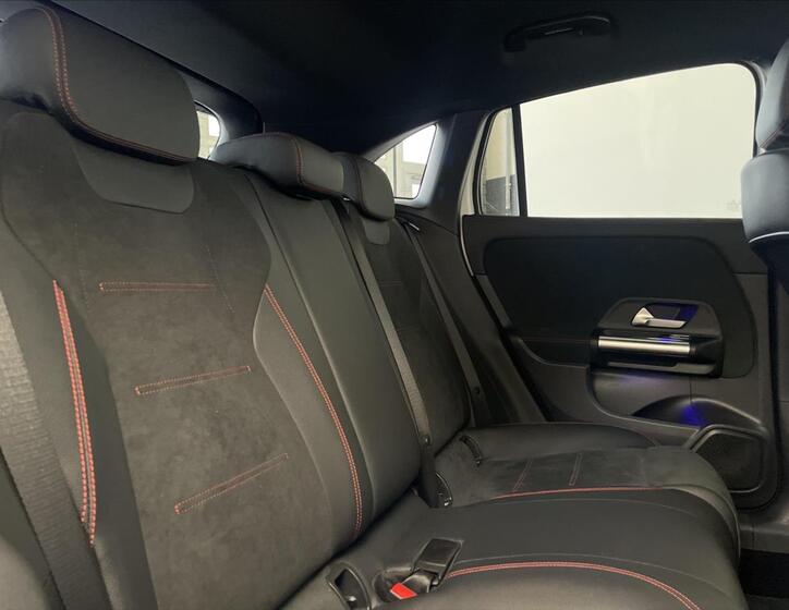 Mercedes-Benz GLA 19