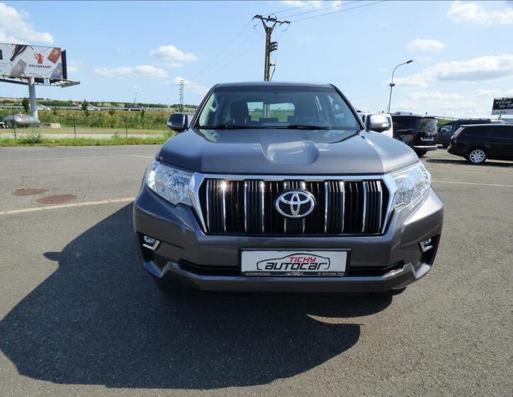 Toyota Land Cruiser 8