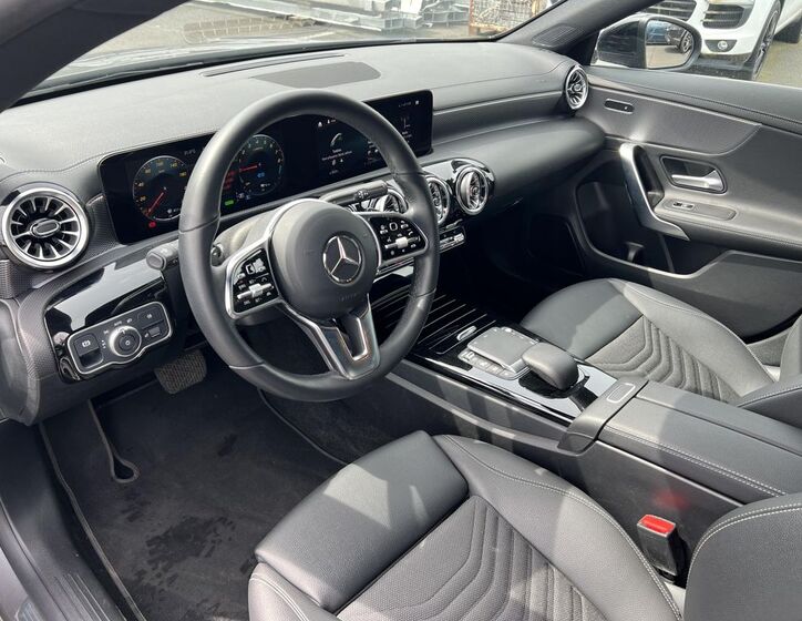 Mercedes-Benz CLA 9