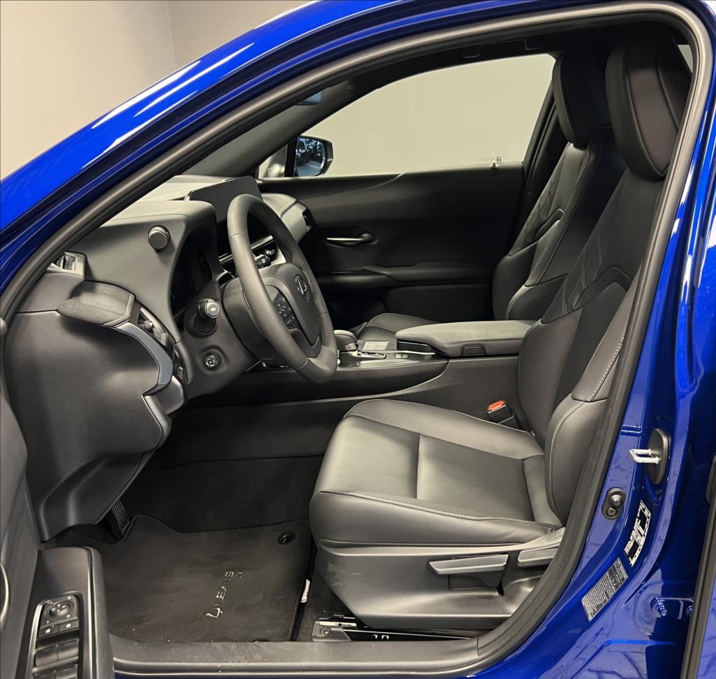 Lexus UX 300h