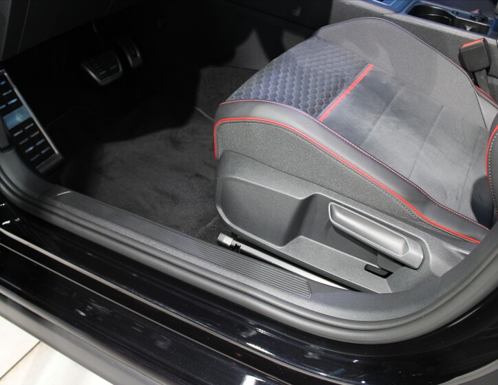 Volkswagen Golf 9