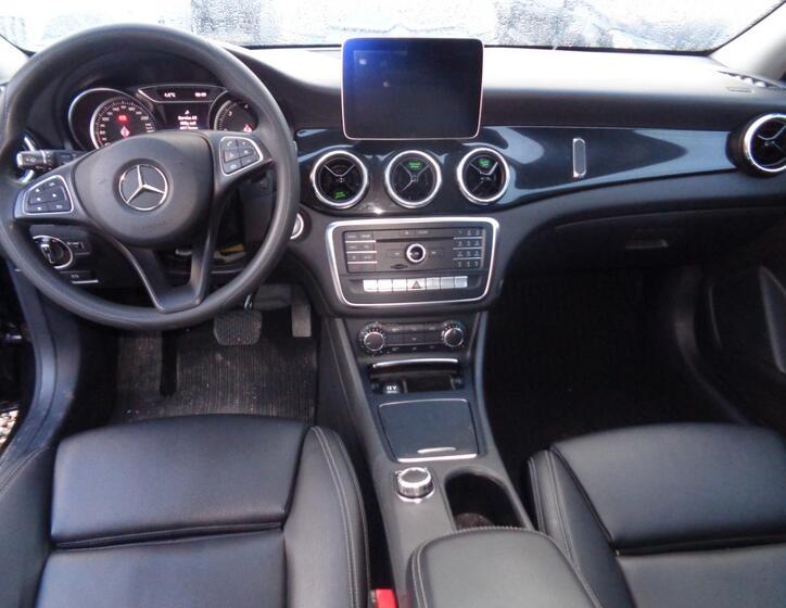 Mercedes-Benz CLA 9