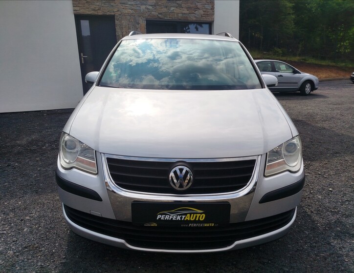 Volkswagen Touran 8