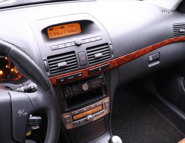 Toyota Avensis 21