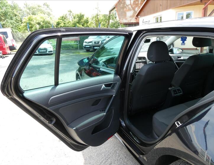 Volkswagen Golf 20