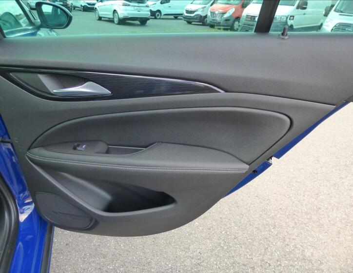 Opel Insignia 68