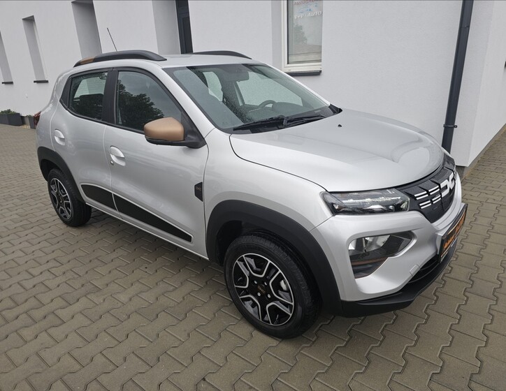 Dacia Spring 4