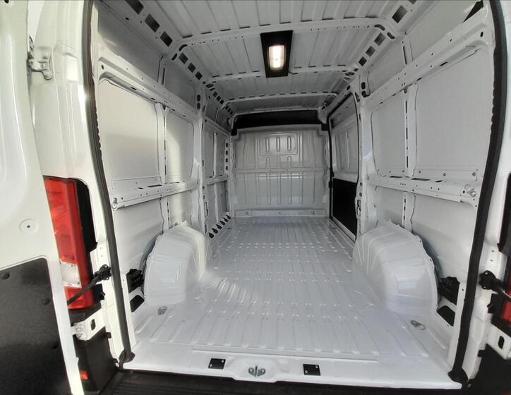 Toyota Proace Max 6
