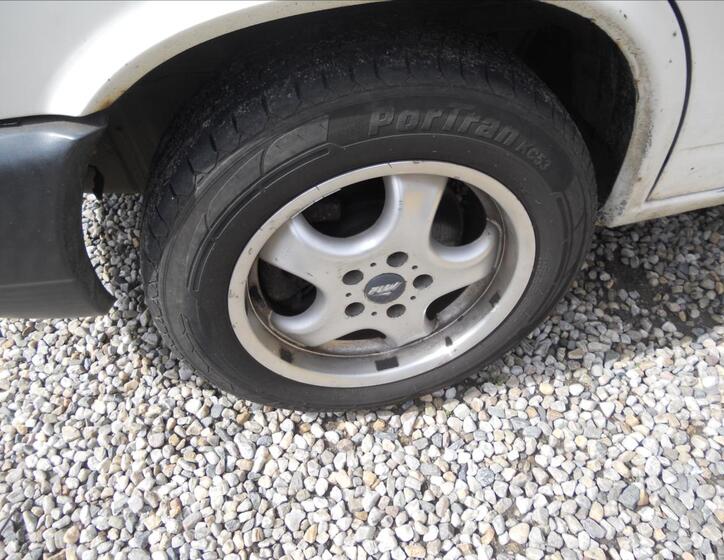 Volkswagen Caravelle 21