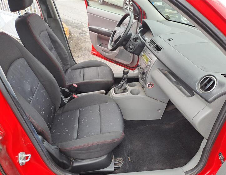 Mazda 2 8