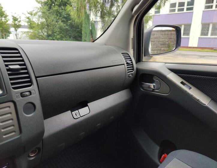 Nissan Navara 30