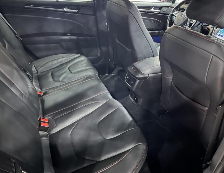 Ford Mondeo 26