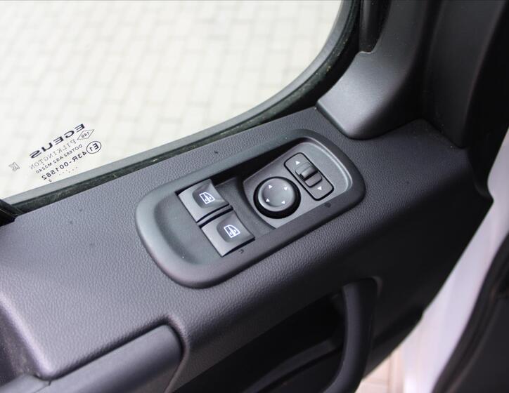 Renault Master 17