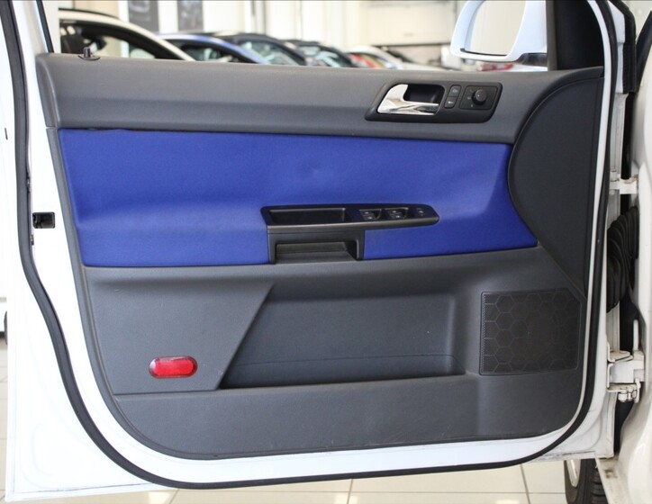 Volkswagen Polo 12