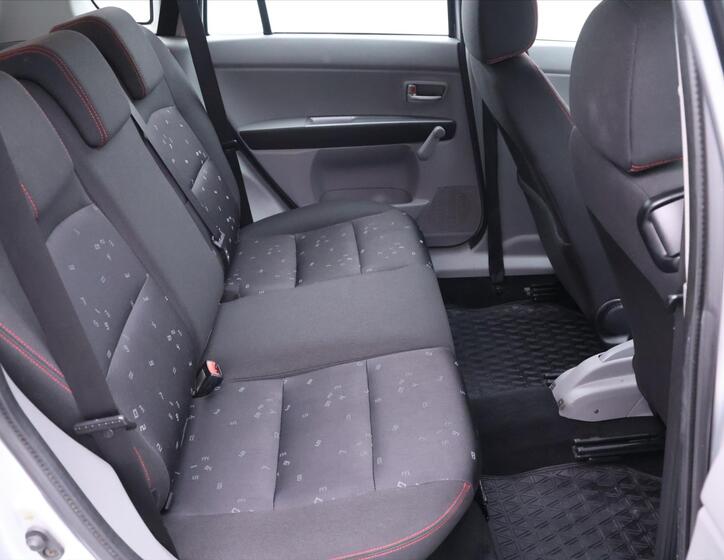Mazda 2 13