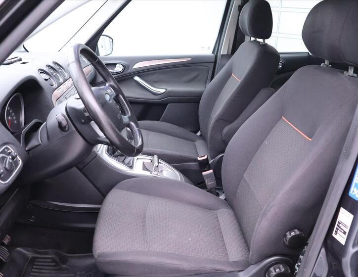 Ford Galaxy 11