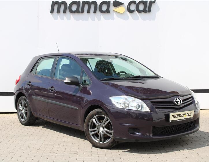 Toyota Auris 1