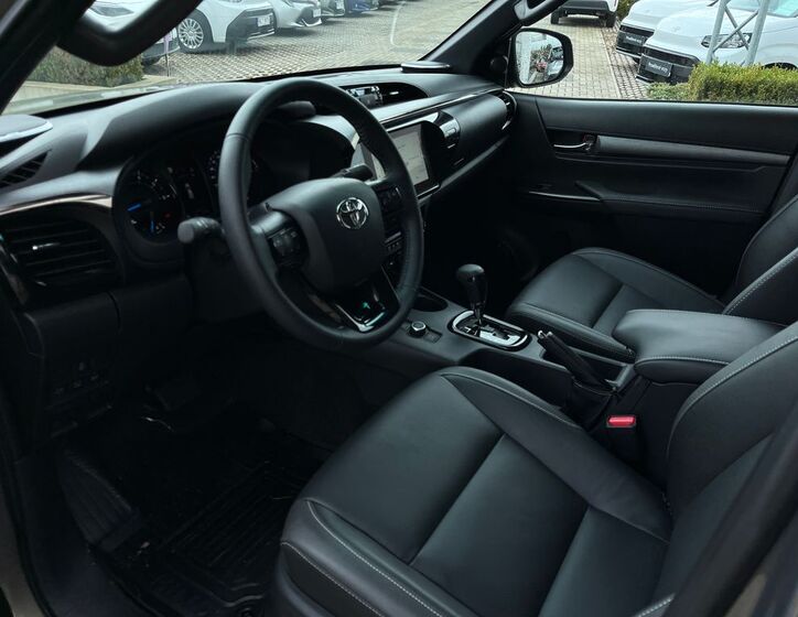 Toyota Hilux 15