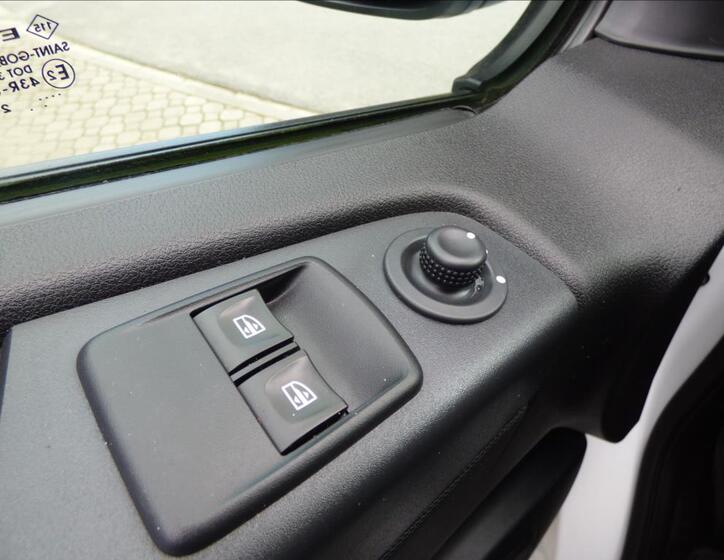 Renault Trafic 14