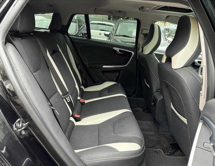 Volvo V60 28