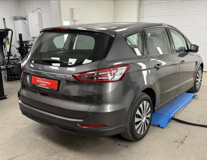 Ford S-MAX 5