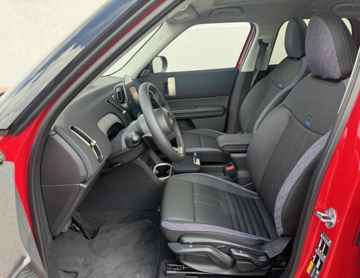 Mini Countryman 6