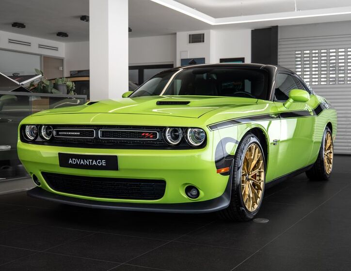 Dodge Challenger 1