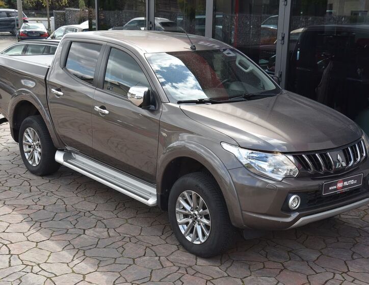 Mitsubishi L200 42