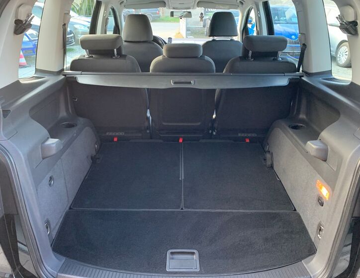 Volkswagen Touran 27