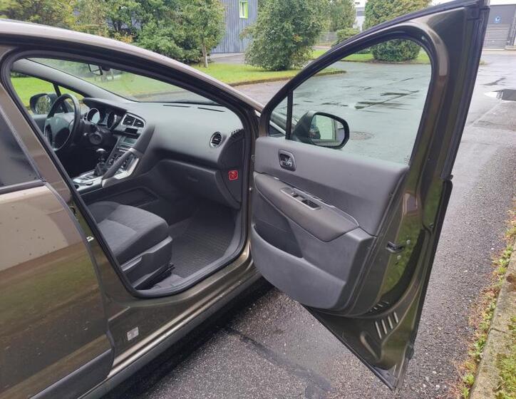 Peugeot 3008 13