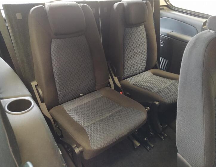 Ford Galaxy 12