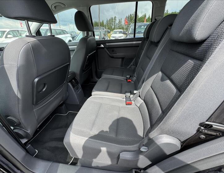 Volkswagen Touran 12