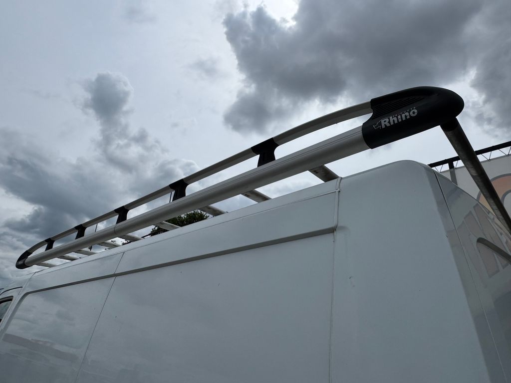 Nissan NV400