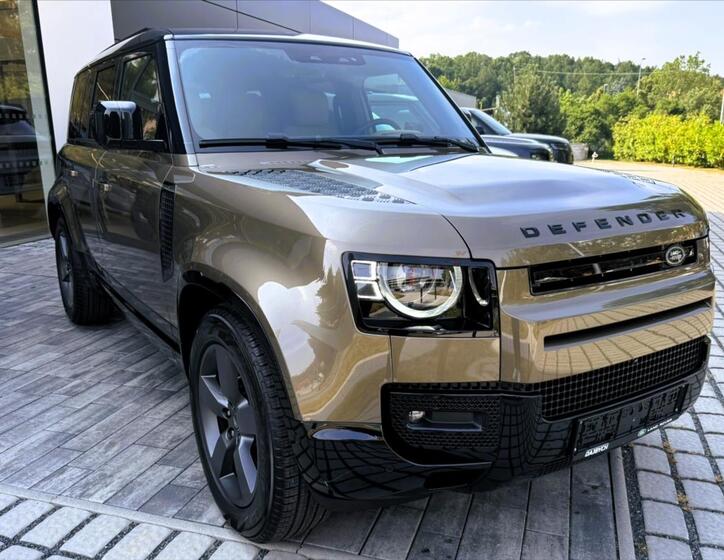 Land Rover Defender 7